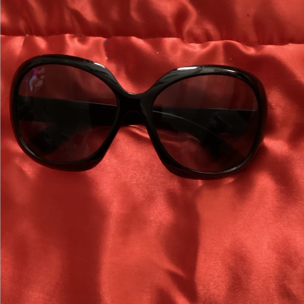 Sophisticated Black Designer Sunglasses